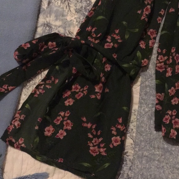 Lovely Top🌵🍃🌸 - Picture 3 of 8